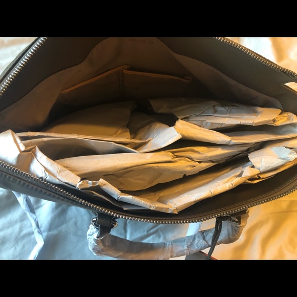 RARE- Mz Wallace Chrissie tote messenger bag...Clay- RETIRED MODEL! - Picture 4 of 7